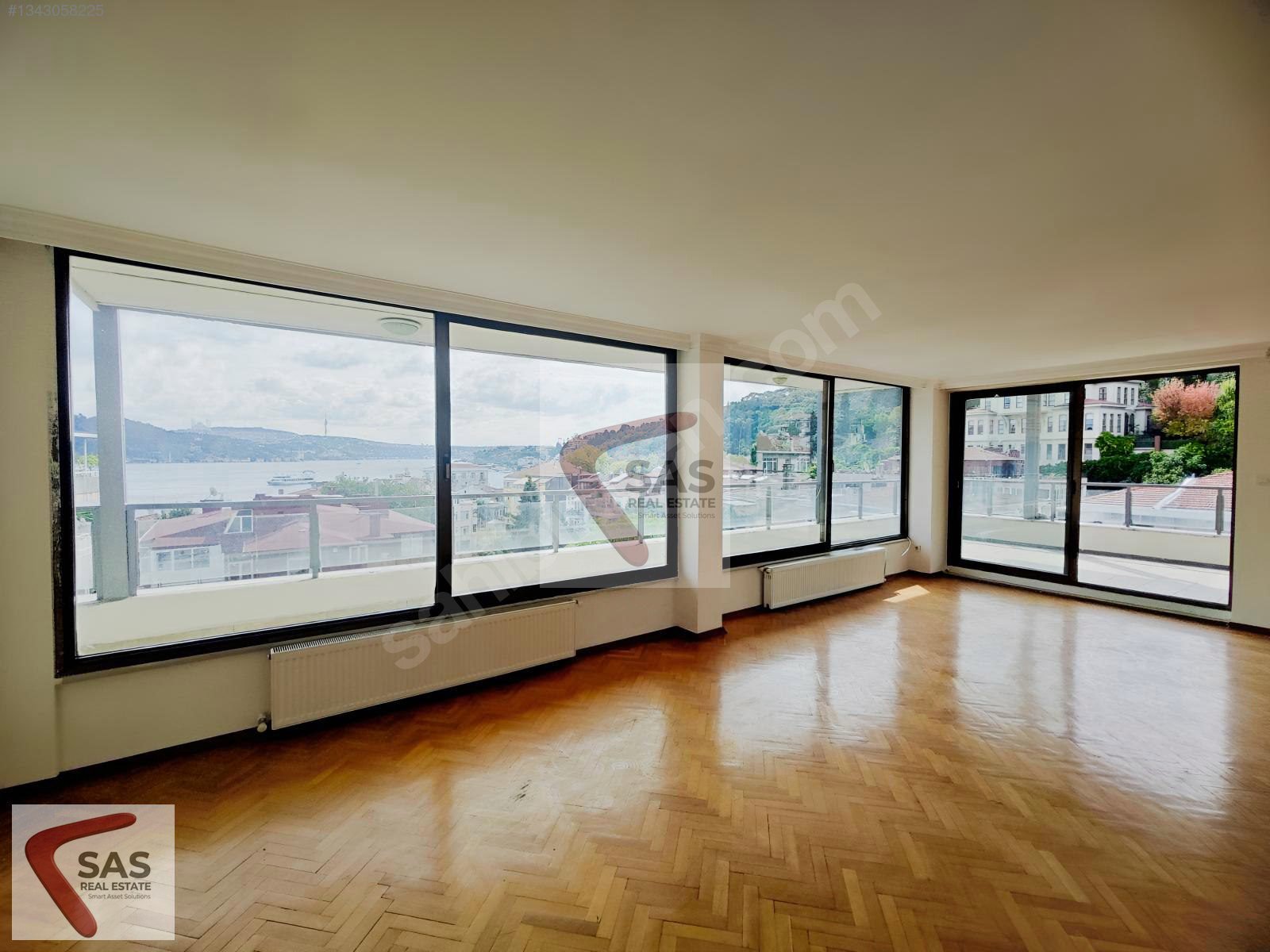 BEBEK'TE PANORAMİK DENİZ MANZARALI 200 m² TERASLI DAİRE